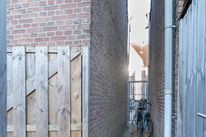 Bekijk foto 12 van Albertine Agnesstraat 19