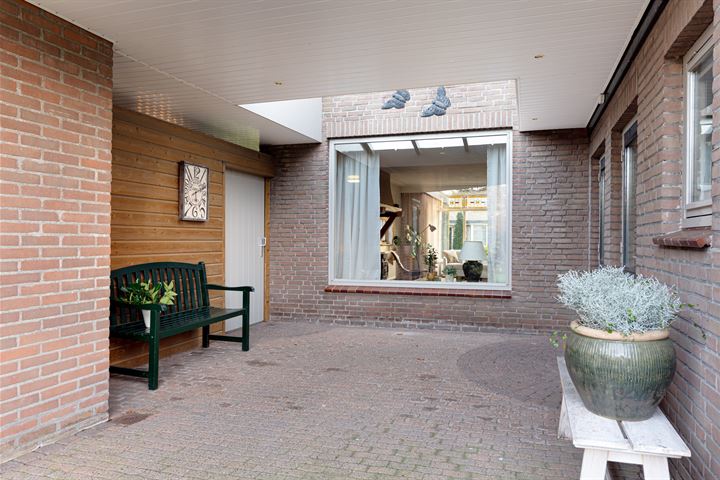 View photo 27 of Lariestraat 24