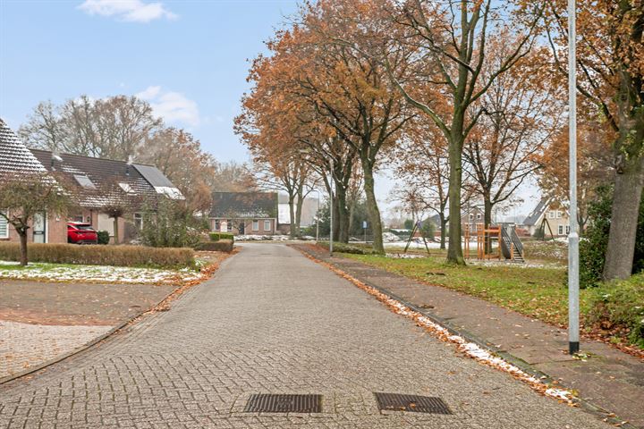 Bekijk foto 37 van Van Ekelenburgstraat 12