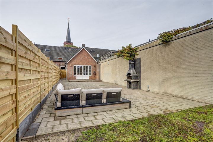 View photo 38 of Raadhuisstraat 3