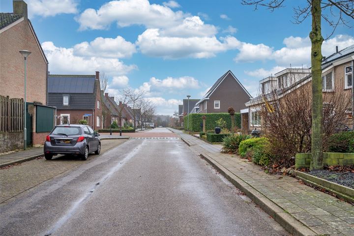 Bekijk foto 35 van Irenestraat 8