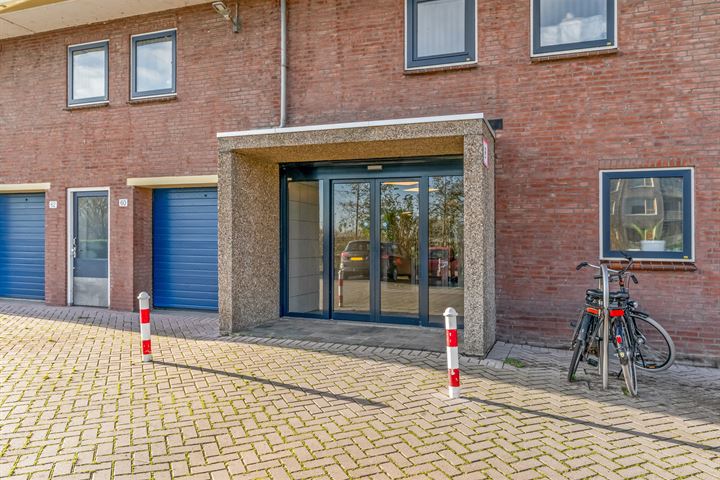 View photo 8 of Jan Steenstraat 128