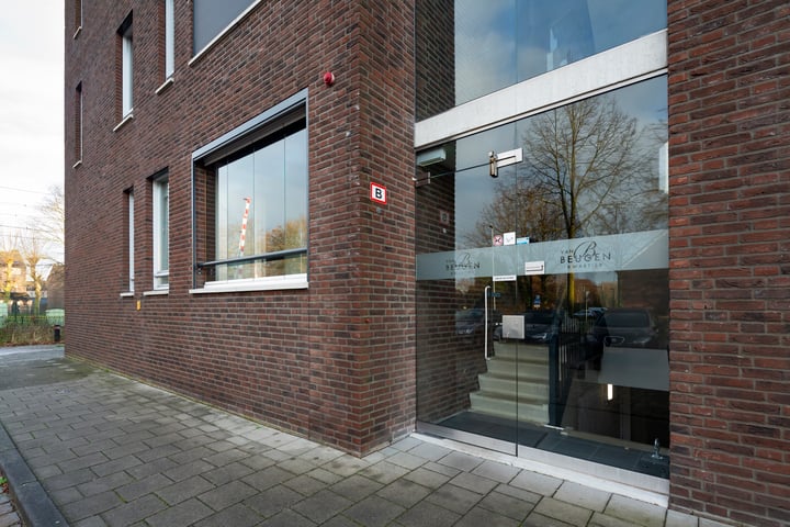 Bekijk foto 29 van Pastoor van Beugenstraat 52