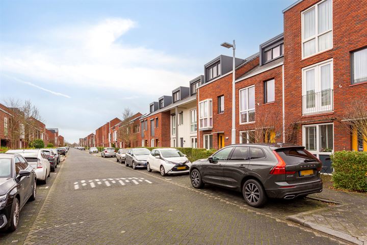 Bekijk foto 36 van Van den Broekstraat 88