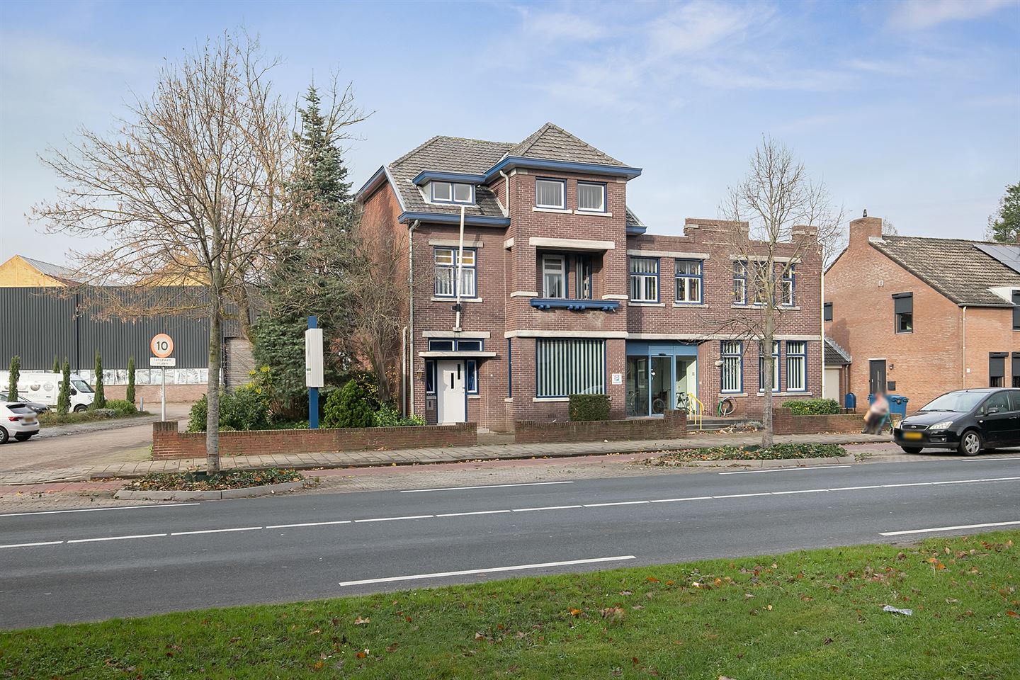 View photo 3 of Venloseweg 17-19