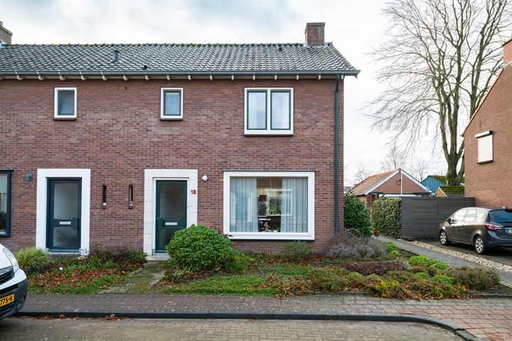 Bekijk foto 2 van Prunusstraat 18