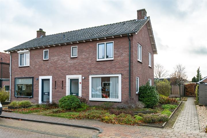 Bekijk foto 1 van Prunusstraat 18