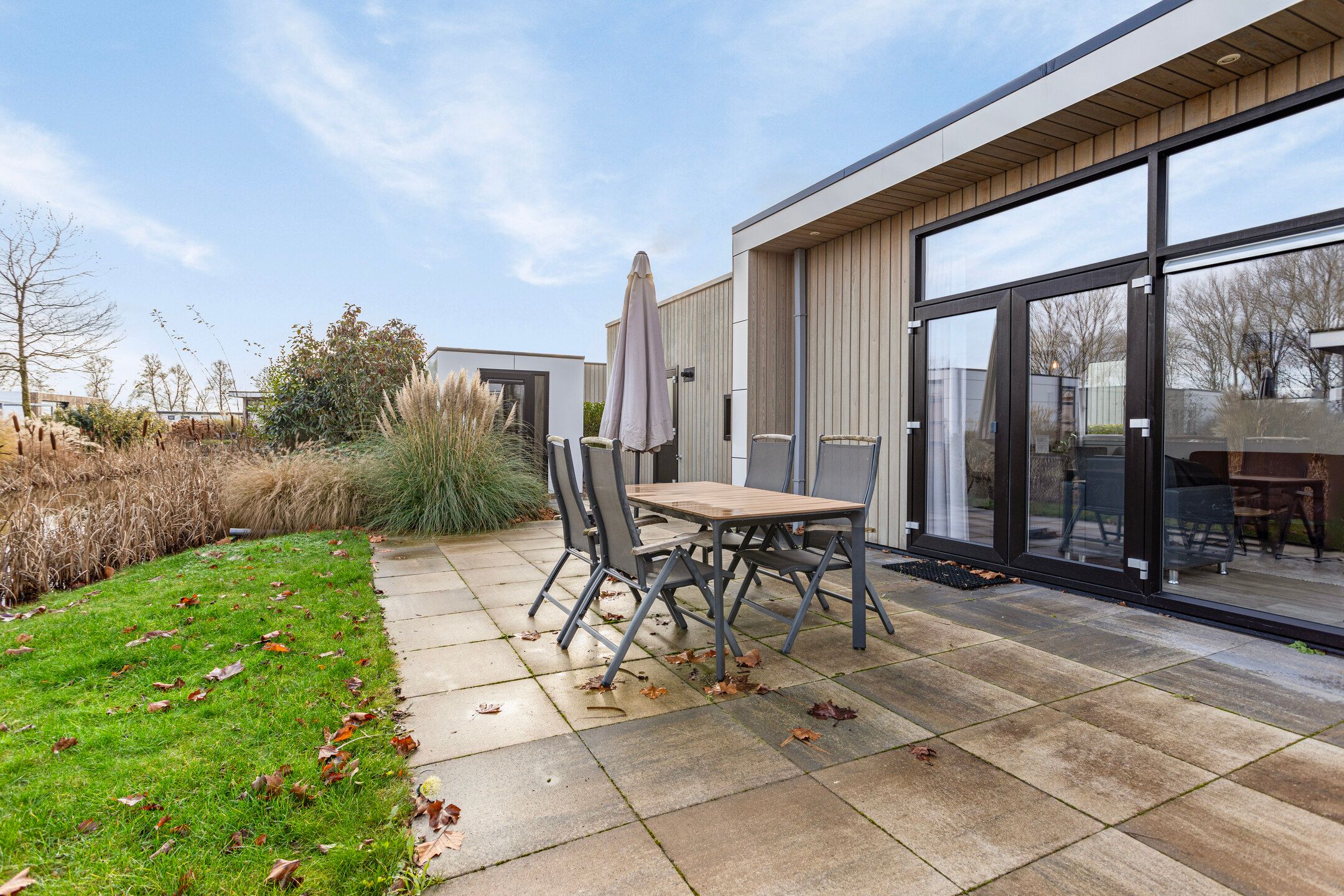 2-bedroom freehold villa in Nijkerk — photo 2 of 5