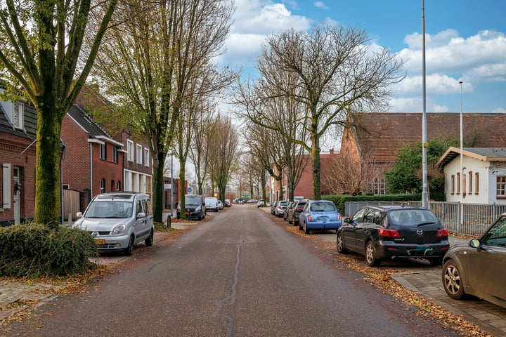 Bekijk foto 18 van Maagdenbergweg 14