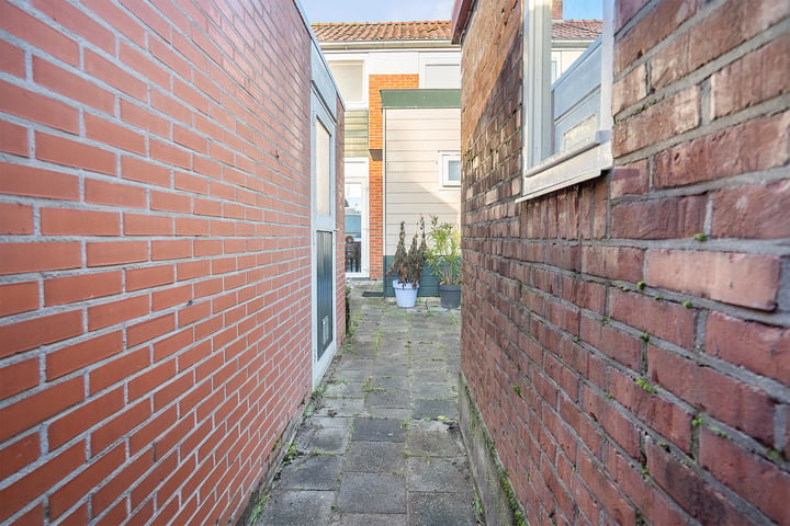 View photo 31 of Dr. Joost Halbertsmastraat 28