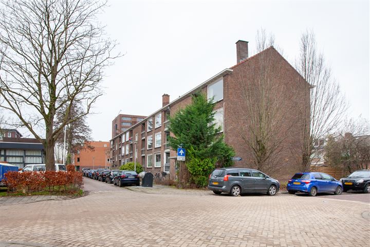 Bekijk foto 27 van Graaf Adolfstraat 21