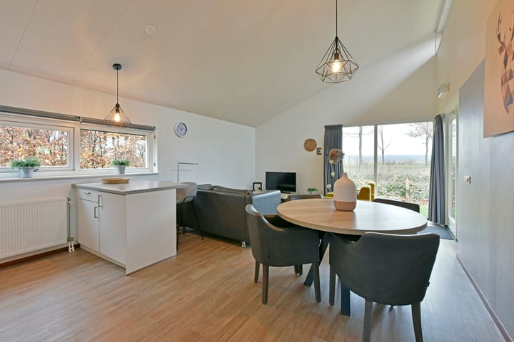 Foto 7 van Zwembadweg 1-W112