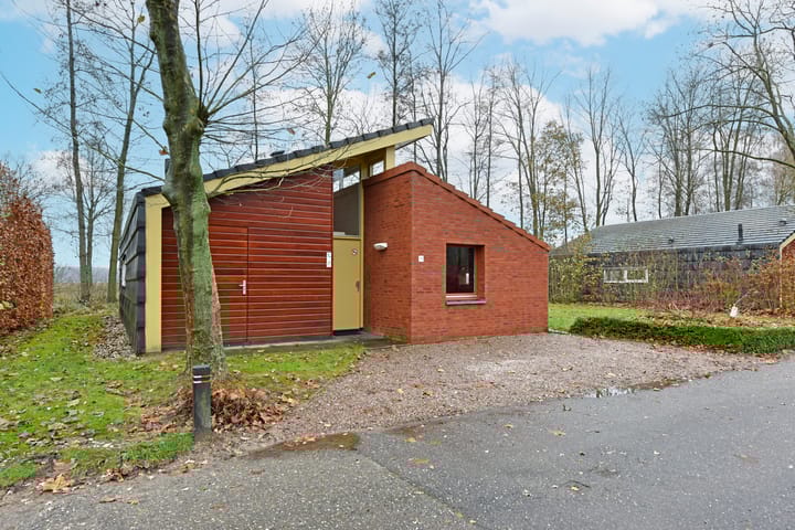 Foto 3 van Zwembadweg 1-W112