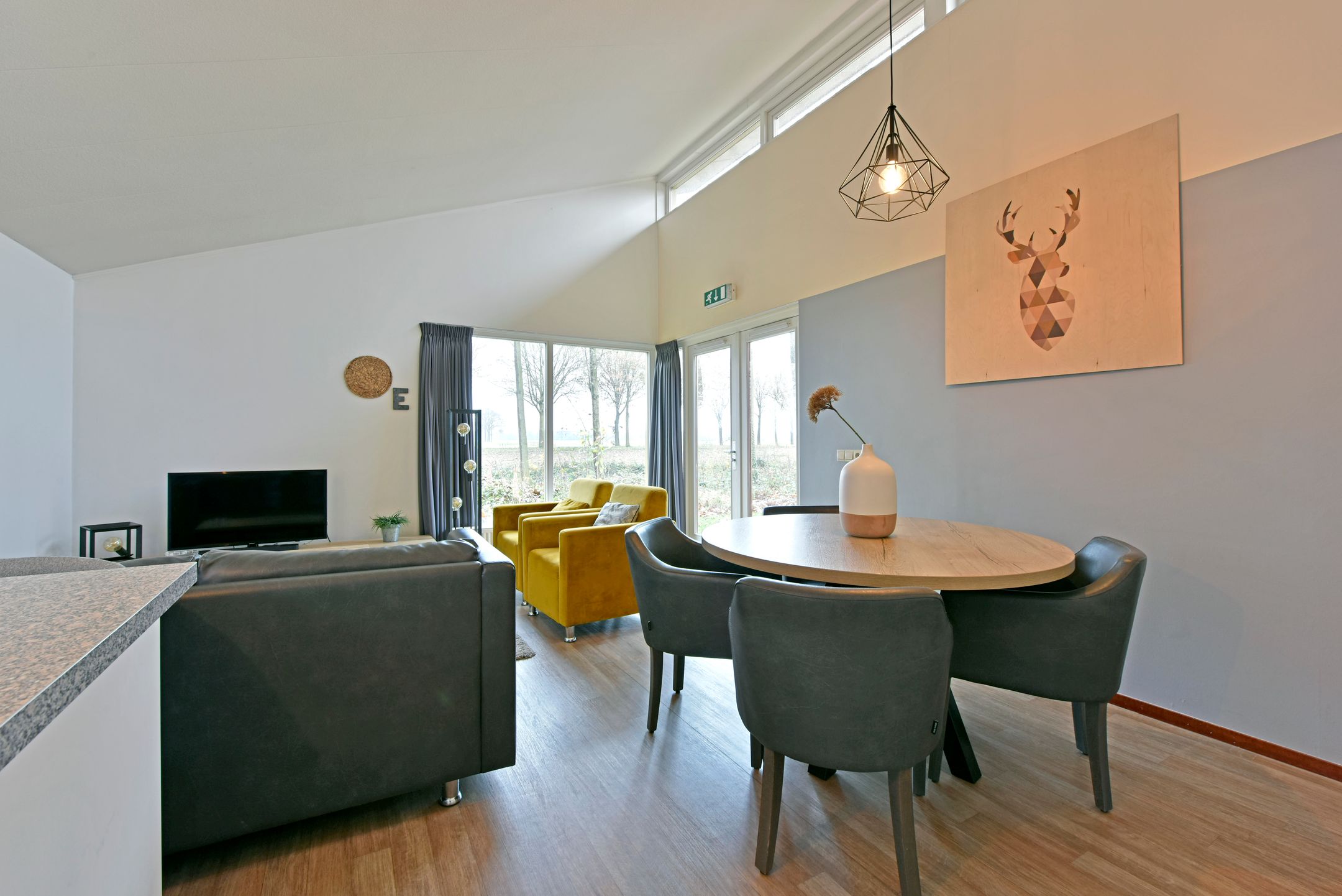 Foto 12 van Zwembadweg 1-W112