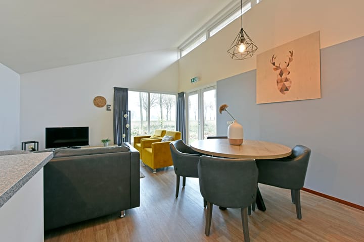 Foto 12 van Zwembadweg 1-W112