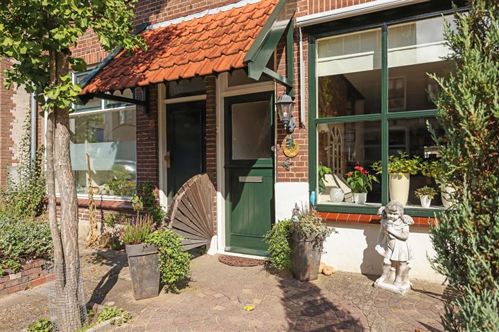 Bekijk foto 2 van Van Bemmelstraat 32