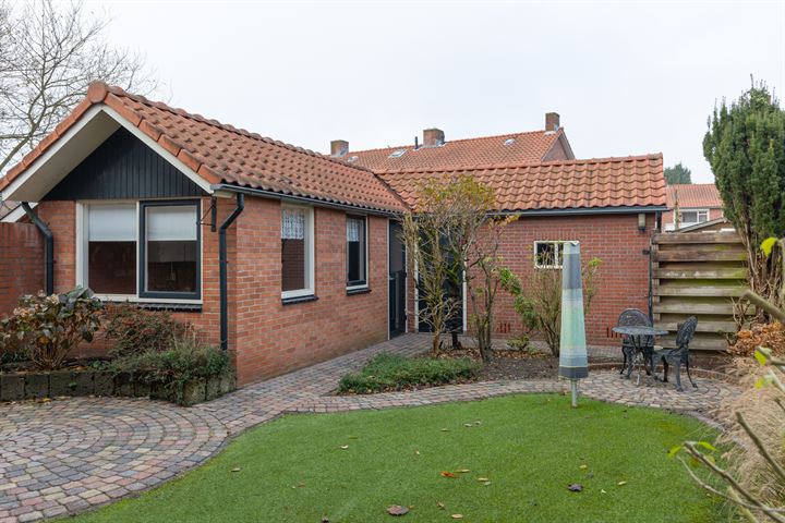 Bekijk foto 37 van Freule van Dorthstraat 54