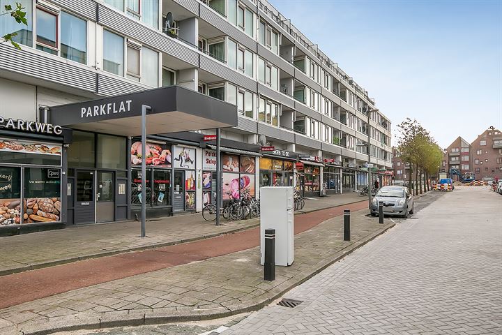 Bekijk foto 3 van Parkweg 351