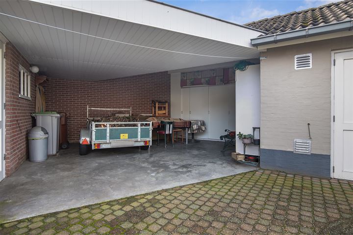 Bekijk foto 34 van Baarschotsestraat 32