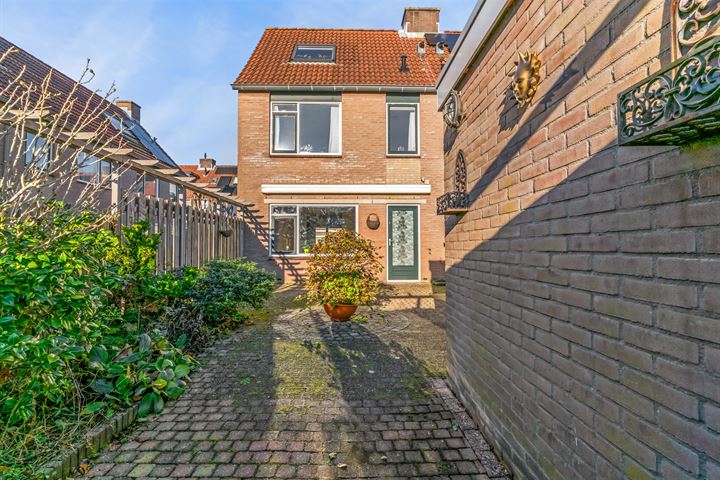 Bekijk foto 15 van Adriaan van der Willigenstraat 2