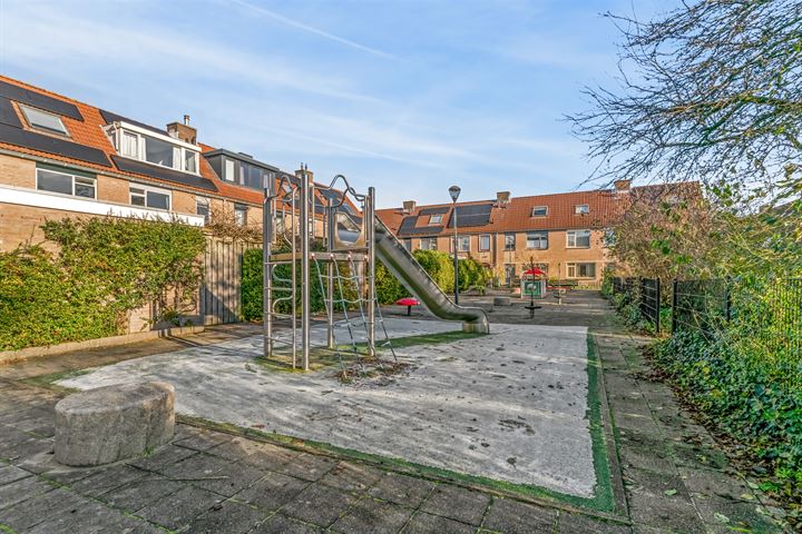 Bekijk foto 32 van Adriaan van der Willigenstraat 2