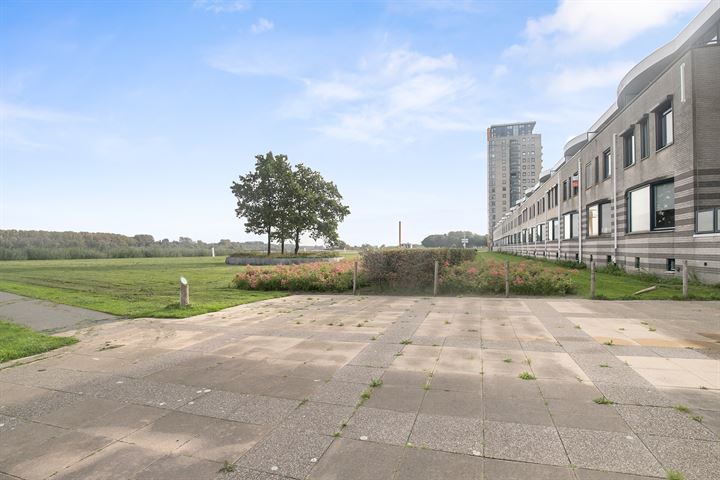 Bekijk foto 65 van Maasboulevard 157