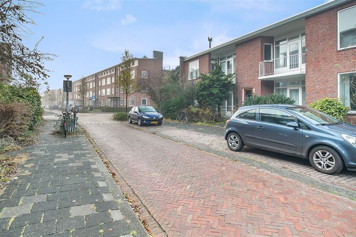 View photo 26 of Huygensstraat 43