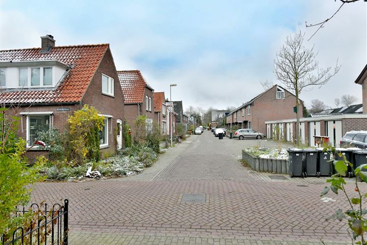 Bekijk foto 40 van Bessenstraat 31