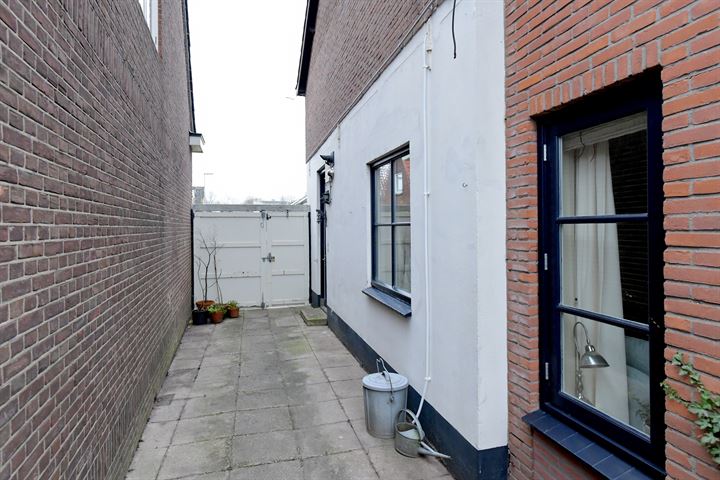 Bekijk foto 39 van Bessenstraat 31