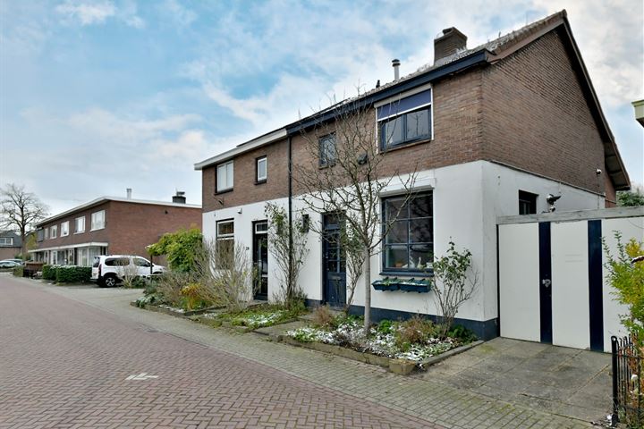 Bekijk foto 42 van Bessenstraat 31