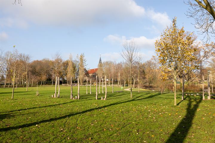 Bekijk foto 63 van Van Vredenburchlaan 19