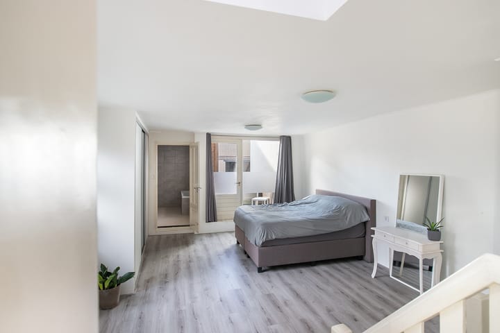 Foto 23 van Raam 242