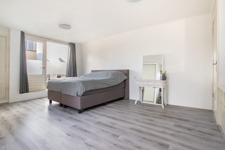 Foto 24 van Raam 242