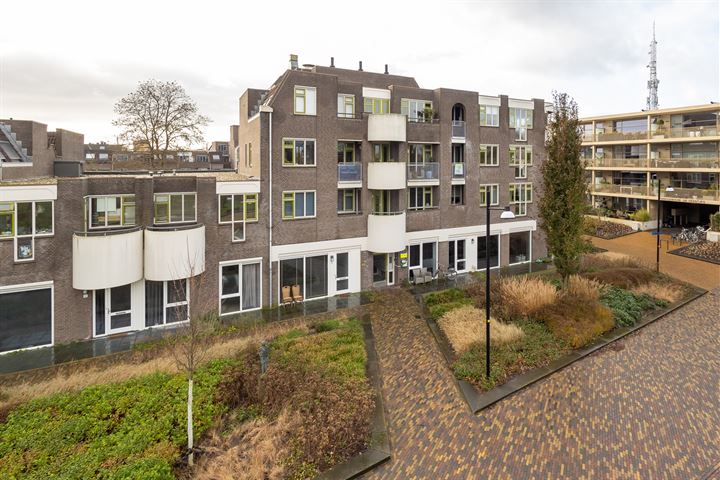 Bekijk foto 42 van Schouwburgplein 22