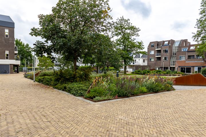 Bekijk foto 34 van Schouwburgplein 52