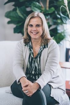 Helga van Binsbergen - Officemanager