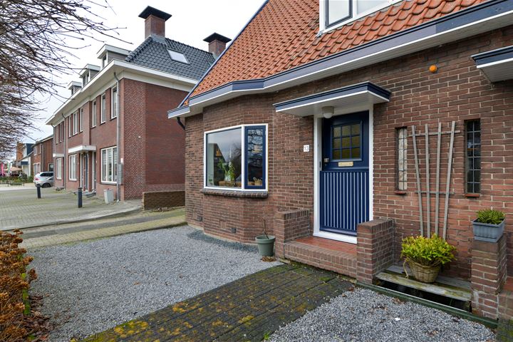 Bekijk foto 3 van Voorweg 13