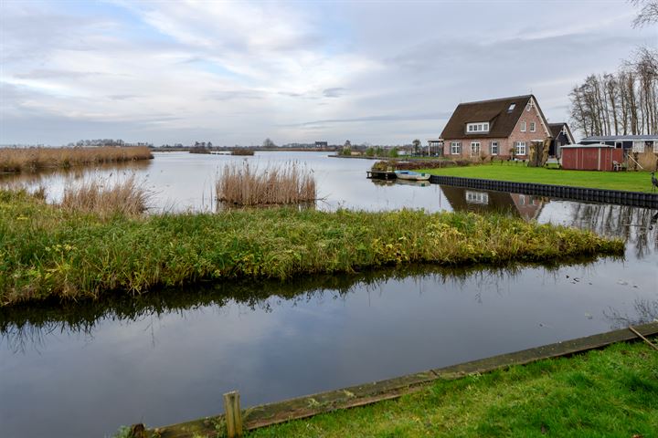 Bekijk foto 2 van Voorweg 13