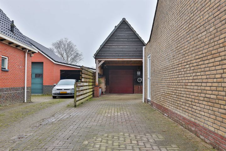 Bekijk foto 52 van Brugstraat 4