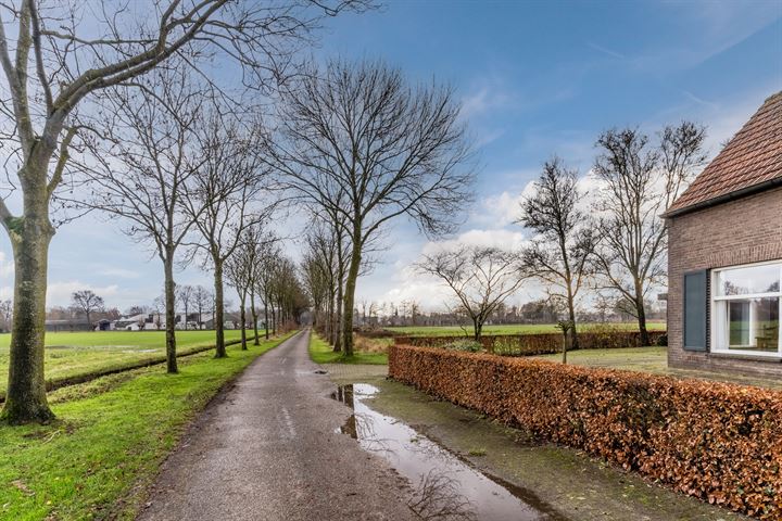 Bekijk foto 46 van Meerstraat 33