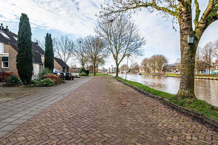 Bekijk foto 44 van Makkumstraat 26