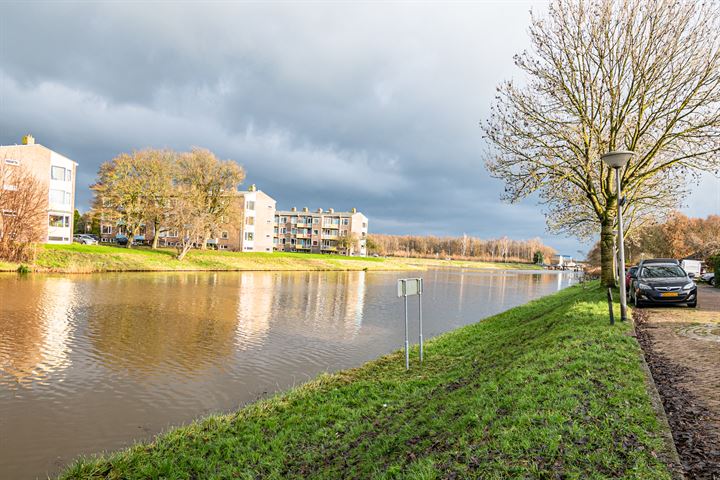 Bekijk foto 46 van Makkumstraat 26