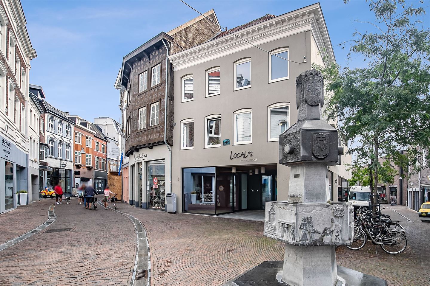 Bekijk foto 1 van Limbrichterstraat 18