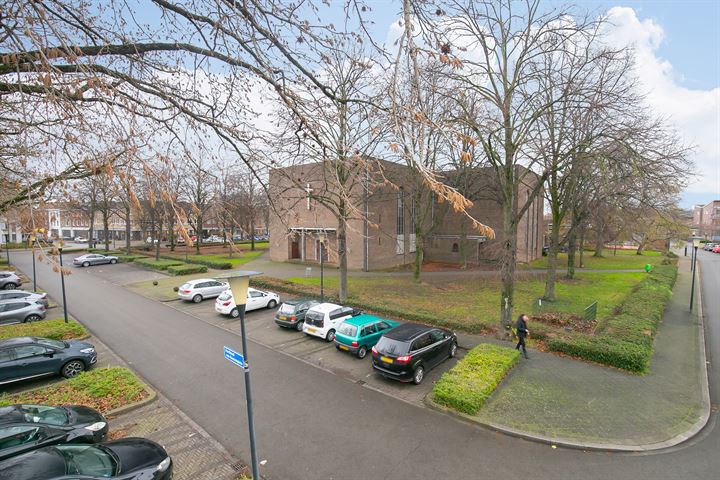 Bekijk foto 44 van Kardinaal van Rossumplein 13