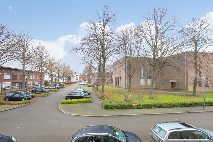 Bekijk foto 46 van Kardinaal van Rossumplein 13