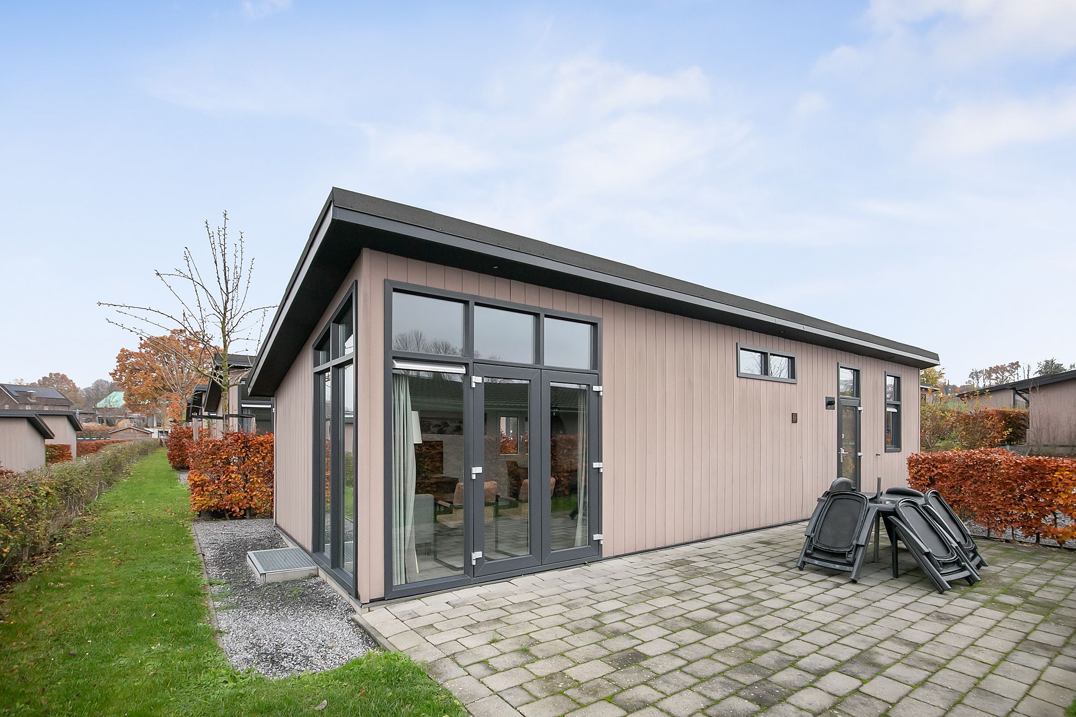 2-bedroom freehold villa in Schin op Geul — photo 1 of 5