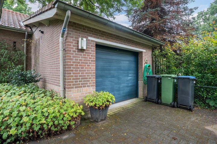 Bekijk foto 44 van St. Trudostraat 17