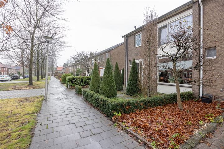 Bekijk foto 47 van Pinksterbloemstraat 10