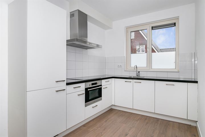 Bekijk foto 4 van Karel Glastra van Loonstraat 7