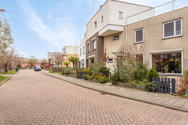 Bekijk foto 31 van Fluitekruidstraat 35